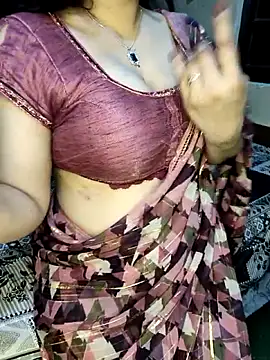 Snapshot of PRIYA_22 chatting on October 1, 11:16 am PRIYA 22 online show from October 1, 11:16 am