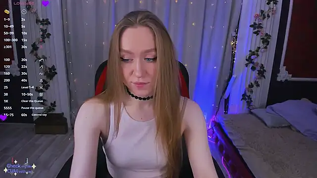 Snapshot of -Seava chatting on October 5, 1:42 pm -Seava online show from October 5, 1:42 pm