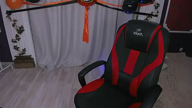 Snapshot of -Seava chatting on October 24, 4:25 pm -Seava online show from October 24, 4:25 pm