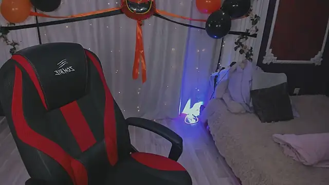 Snapshot of -Seava chatting on October 29, 4:53 pm -Seava online show from October 29, 4:53 pm