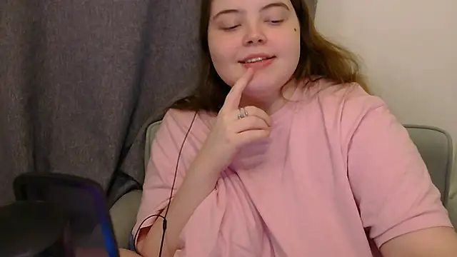 brattyprincessemma online show from November 18, 7:07 pm