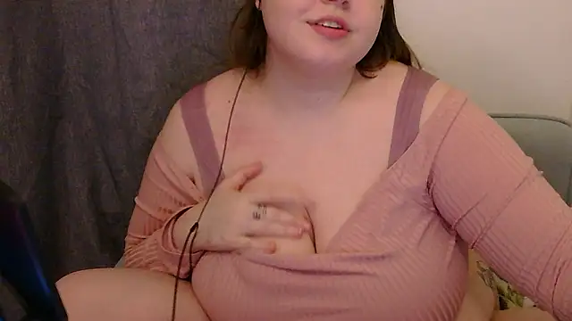 Snapshot of brattyprincessemma chatting on March 24, 8:03 pm brattyprincessemma online show from March 24, 8:03 pm