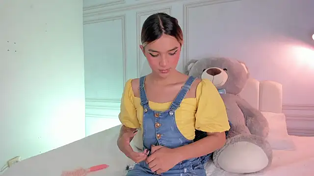 Snapshot of Doll_Isa_ chatting on October 11, 7:23 pm Doll Isa online show from October 11, 7:23 pm