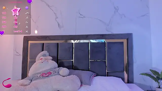 Snapshot of Doll_Isa_ chatting on January 5, 6:55 pm Doll Isa online show from January 5, 6:55 pm