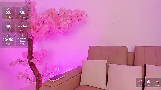 Snapshot of Doll_Isa_ chatting on January 8, 6:32 pm Doll Isa online show from January 8, 6:32 pm