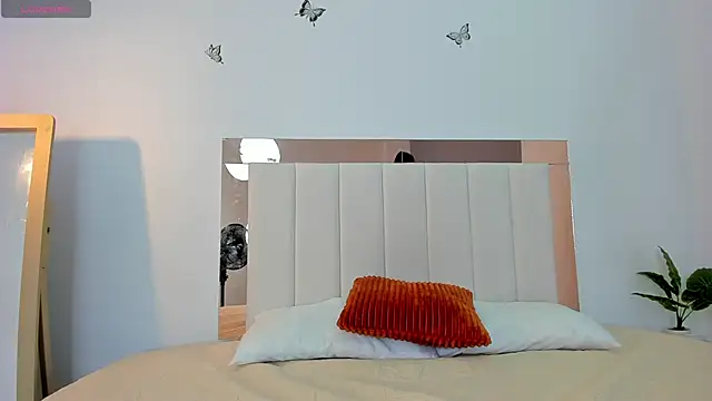 Snapshot of Doll_Isa_ chatting on January 14, 6:35 pm Doll Isa online show from January 14, 6:35 pm