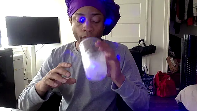 Diodre Benyoon online show from December 18, 8:37 pm