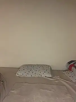 Enyagleam  online show from November 16, 2:06 am