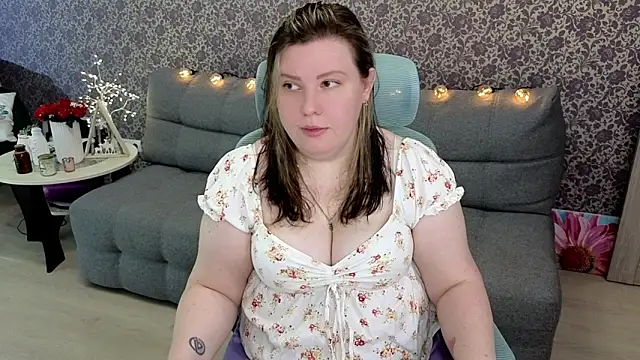 Snapshot of Lillit__ chatting on September 18, 8:33 pm Lillit online show from September 18, 8:33 pm
