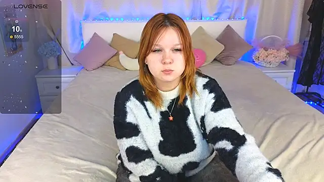 Snapshot of VelvetVixon chatting on September 18, 6:21 pm VelvetVixon online show from September 18, 6:21 pm