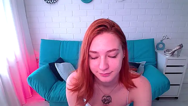 Snapshot of TinaCruyze chatting on September 10, 11:10 am TinaCruyze online show from September 10, 11:10 am