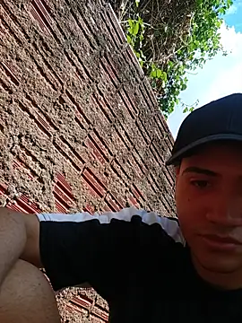 Snapshot of novinho_safado__ chatting on March 20, 4:12 pm novinho safado online show from March 20, 4:12 pm