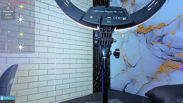 nena cupcake  online show from January 7, 11:01 am