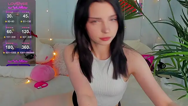 Snapshot of BlackyLii chatting on February 9, 12:14 am BlackyLii online show from February 9, 12:14 am