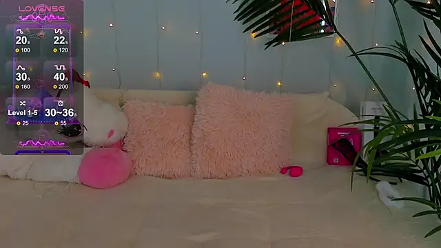 Snapshot of BlackyLii chatting on February 11, 12:26 am BlackyLii online show from February 11, 12:26 am