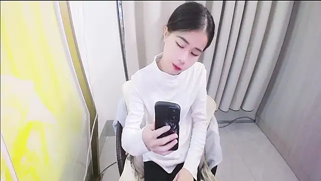 Snapshot of Brosnahan chatting on October 24, 12:41 am Brosnahan online show from October 24, 12:41 am