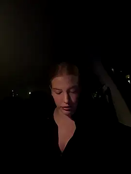 Chloemillerrxx online show from September 28, 6:35 pm