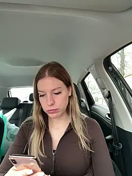 Chloemillerrxx online show from November 28, 12:52 pm