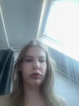 Chloemillerrxx online show from February 7, 2:43 pm