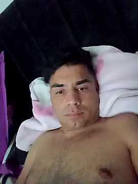 Snapshot of Ffeenniizz chatting on February 8, 5:33 am Ffeenniizz online show from February 8, 5:33 am