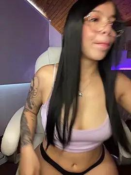 Maddy Piink online show from October 20, 6:30 pm