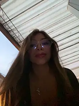 Snapshot of Maddy_Piink chatting on February 12, 11:22 pm Maddy Piink online show from February 12, 11:22 pm