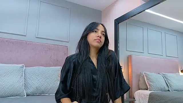 Camila Hill  online show from February 28, 5:25 pm