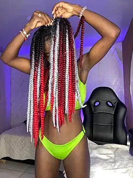 Snapshot of MorenaLush_Eup chatting on October 29, 3:20 am MorenaLush Eup online show from October 29, 3:20 am