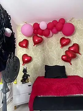 Snapshot of MorenaLush_Eup chatting on March 6, 1:13 am MorenaLush Eup online show from March 6, 1:13 am