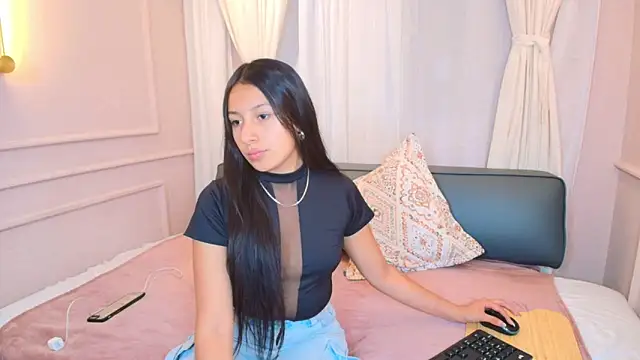 Snapshot of Nahomi_key_ chatting on October 15, 7:36 pm Nahomi key online show from October 15, 7:36 pm