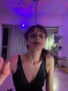 Chris06d22xh online show from May 5, 8:17 pm
