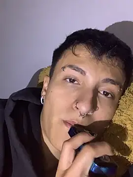 Snapshot of Milan_Bach chatting on March 23, 4:05 am Milan Bach online show from March 23, 4:05 am