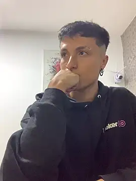 Snapshot of Milan_Bach chatting on March 25, 5:57 am Milan Bach online show from March 25, 5:57 am