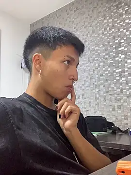 Snapshot of Milan_Bach chatting on March 30, 6:36 am Milan Bach online show from March 30, 6:36 am