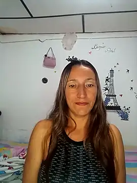 Snapshot of Keilathompson10 chatting on September 28, 2:06 am Keilathompson10 online show from September 28, 2:06 am