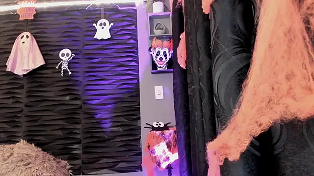 lu styles  online show from October 8, 9:45 pm