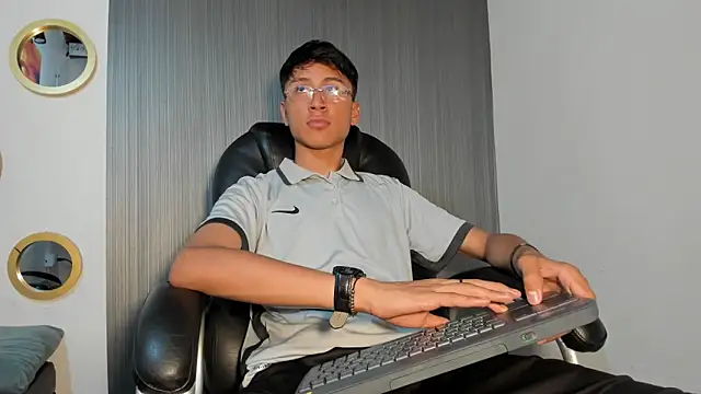 Daddy Darcks online show from October 15, 7:58 pm