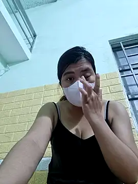 Snapshot of Sena079 chatting on November 3, 8:15 am Sena079 online show from November 3, 8:15 am