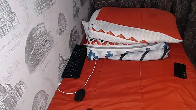 Lunalee online show from May 20, 8:37 pm