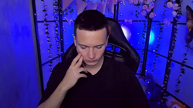 ZackNeal online show from September 10, 5:18 am
