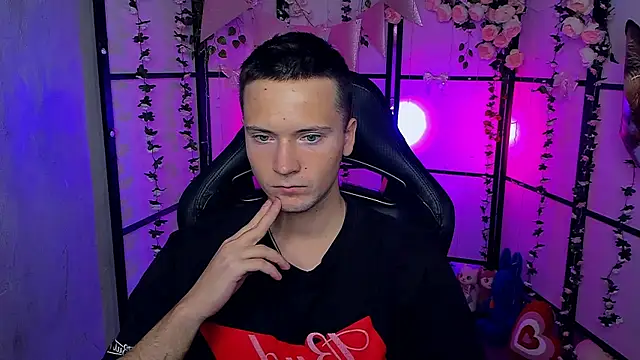 ZackNeal online show from September 17, 5:20 am