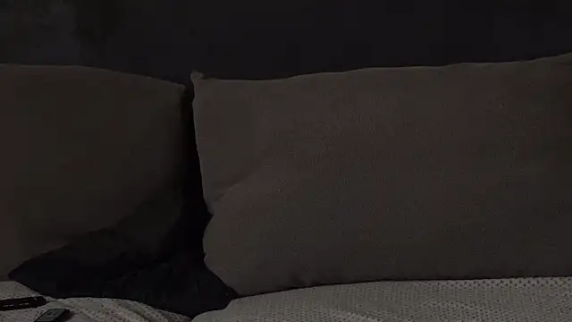 PeachyPixiee online show from March 24, 7:35 am