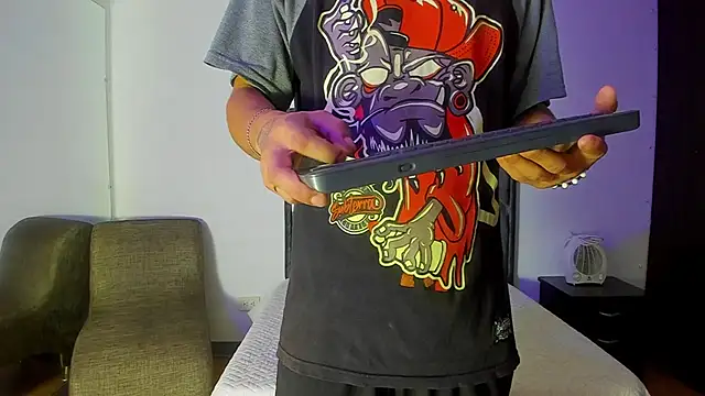 wyatt 3 online show from October 10, 11:53 am