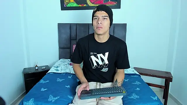 wyatt 3 online show from November 21, 12:04 pm