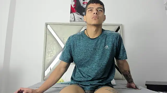 wyatt 3 online show from December 2, 1:05 pm