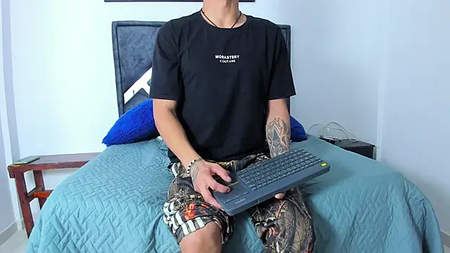 wyatt 3 online show from January 6, 12:42 pm