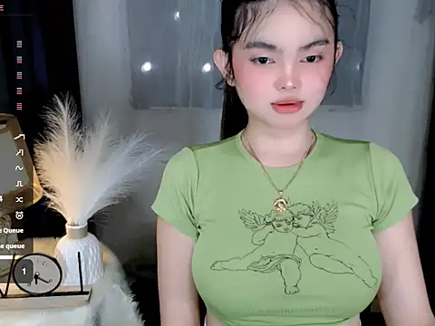 Snapshot of wildest_fantasy chatting on December 17, 4:51 am wildest fantasy online show from December 17, 4:51 am