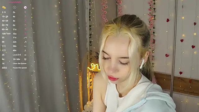 JaymieVigen online show from March 6, 3:25 am