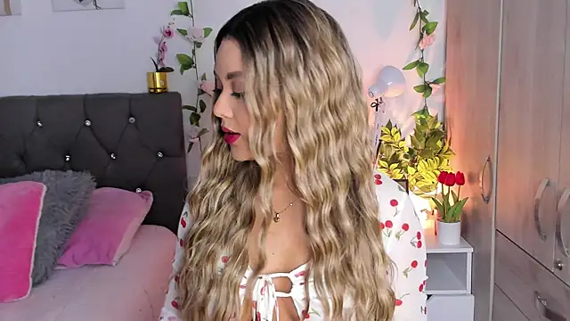 isajonnes18 online show from October 16, 2:34 am