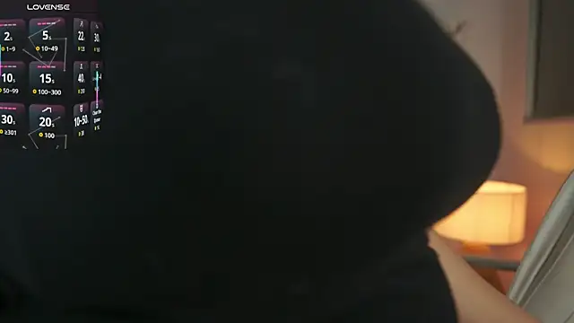 MilaCrave online show from October 25, 11:40 am